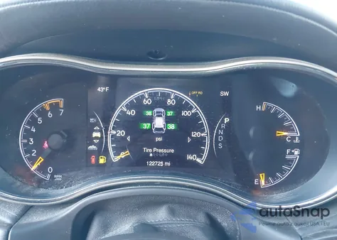 2014 Jeep Grand Cherokee Summit z USA, uszkodzony, nr VIN 1C4RJFJT2EC331264